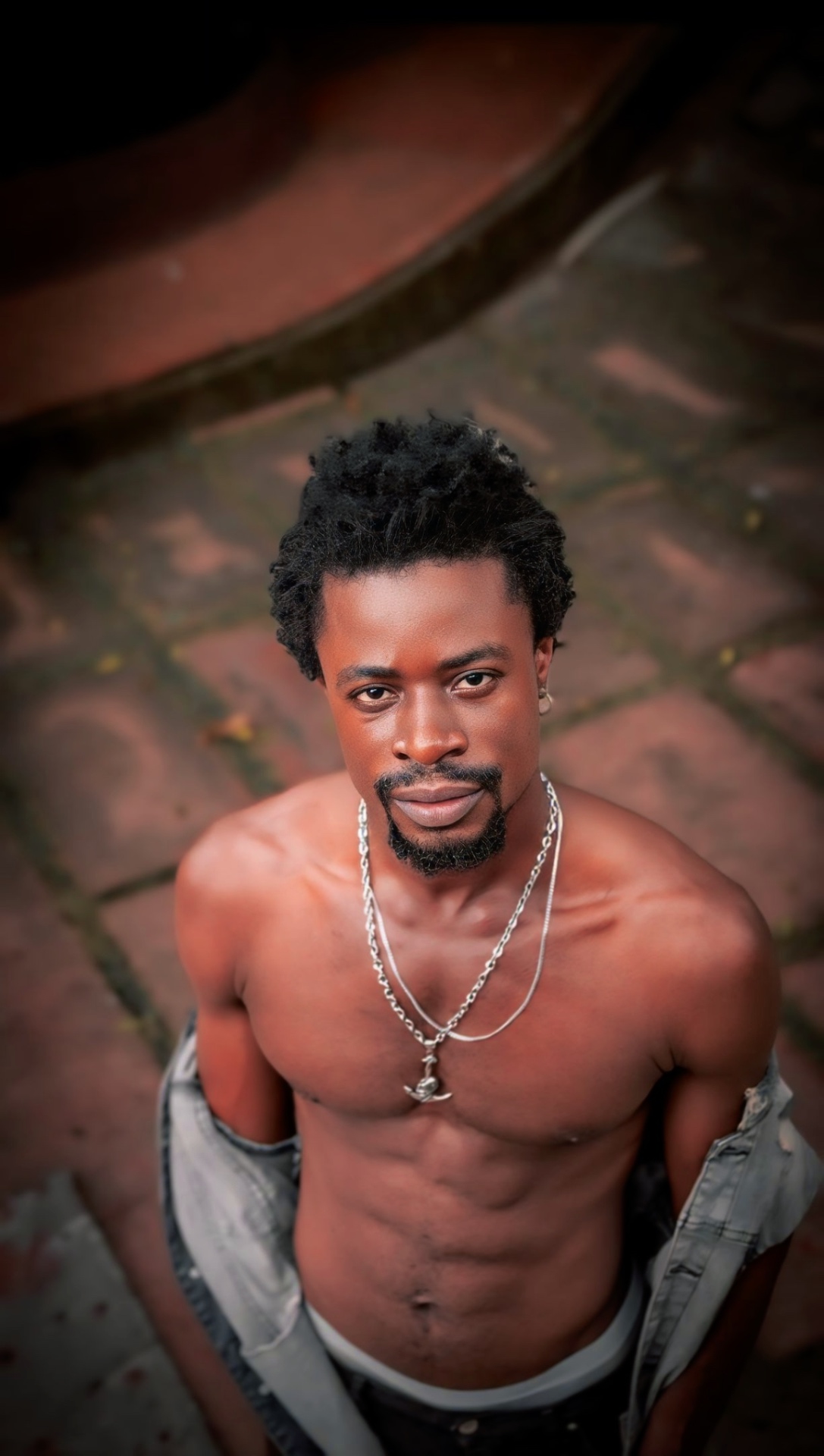 VaVYBZ portrait